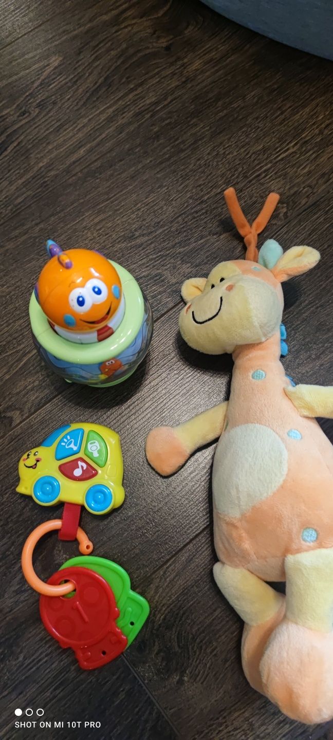 Zestaw zabawek niemowlęcych pozytywka interaktywna chicco