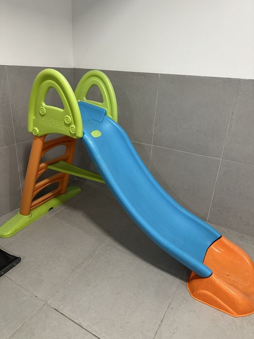 Escorrega apto para piscina