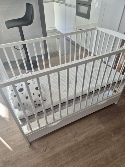 Sprzedam lozeczko niemowlece z dodatkamk