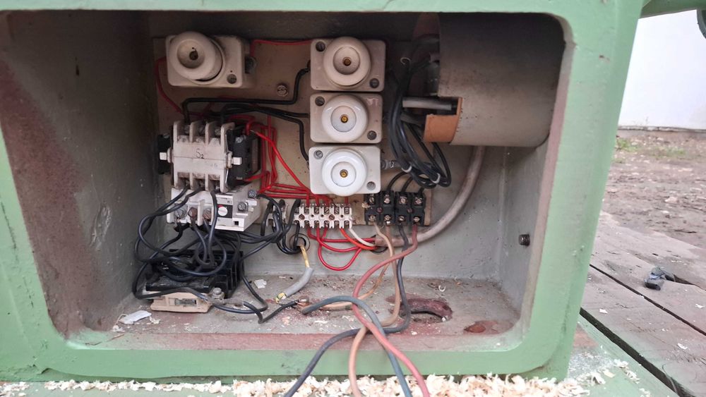 Grubościówka Jaroma, maszyny stolarskie, piła Rema