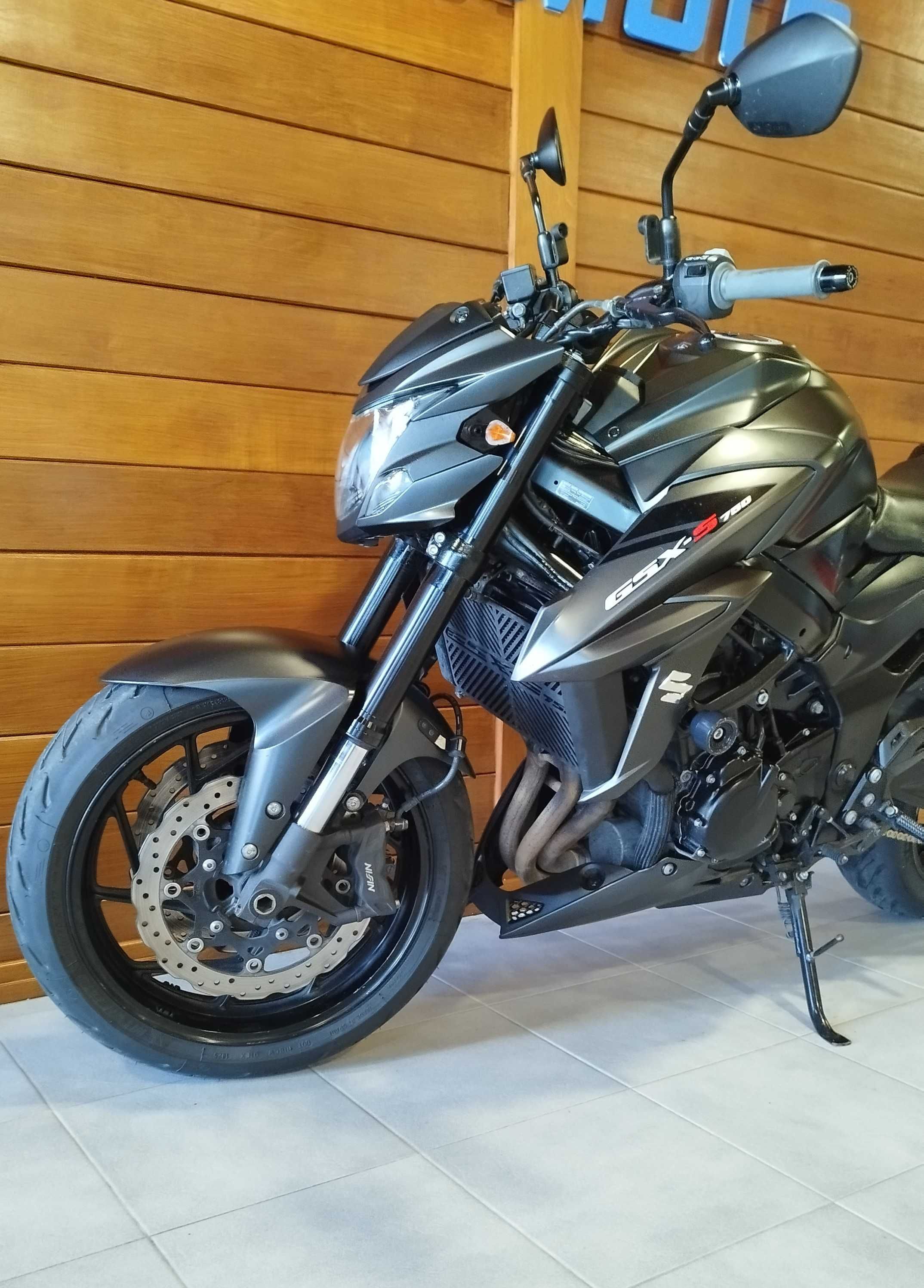Suzuki Gsx-s 750