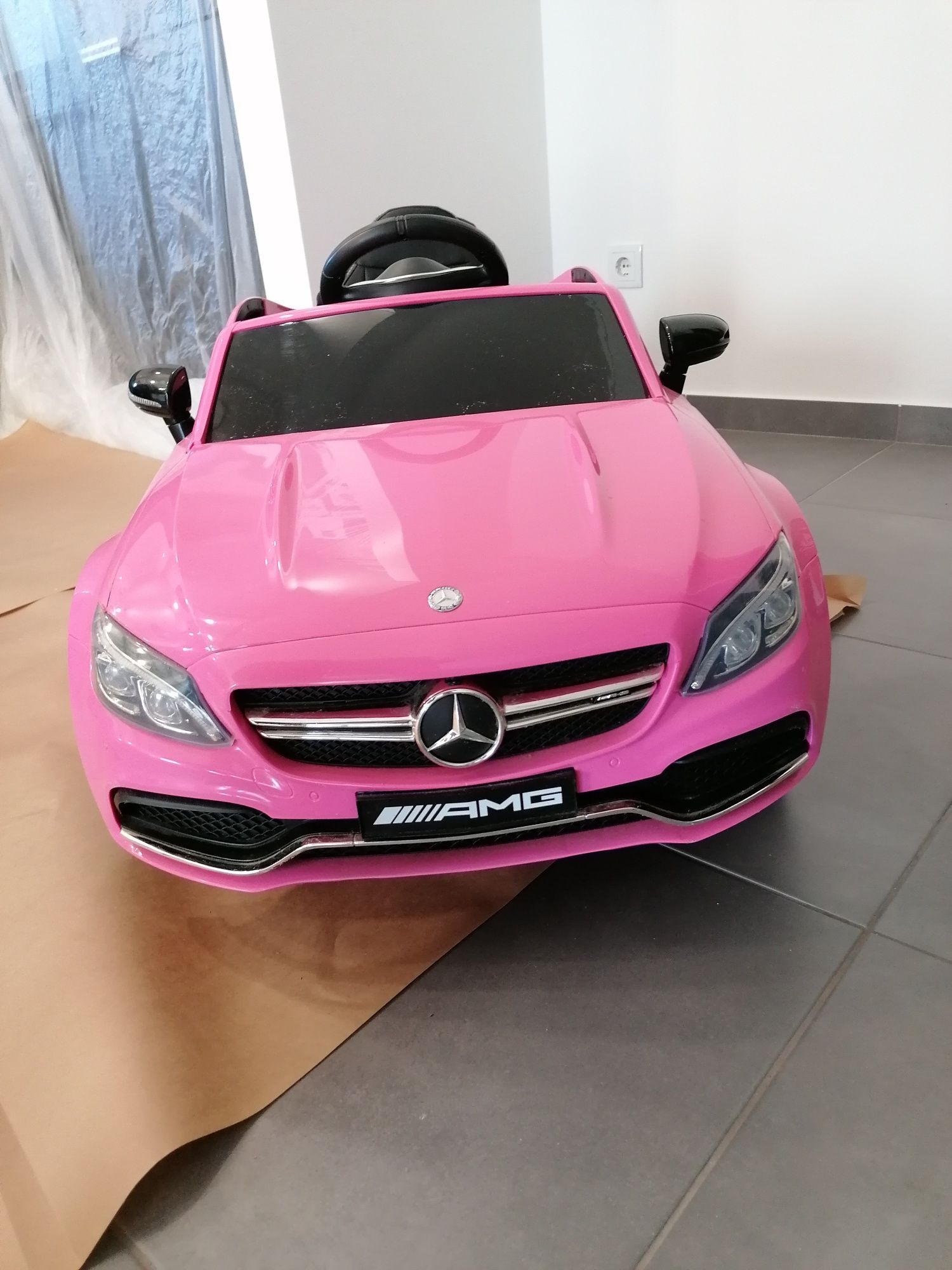 Carro elétrico Mercedes-Benz C63 AMG 12V