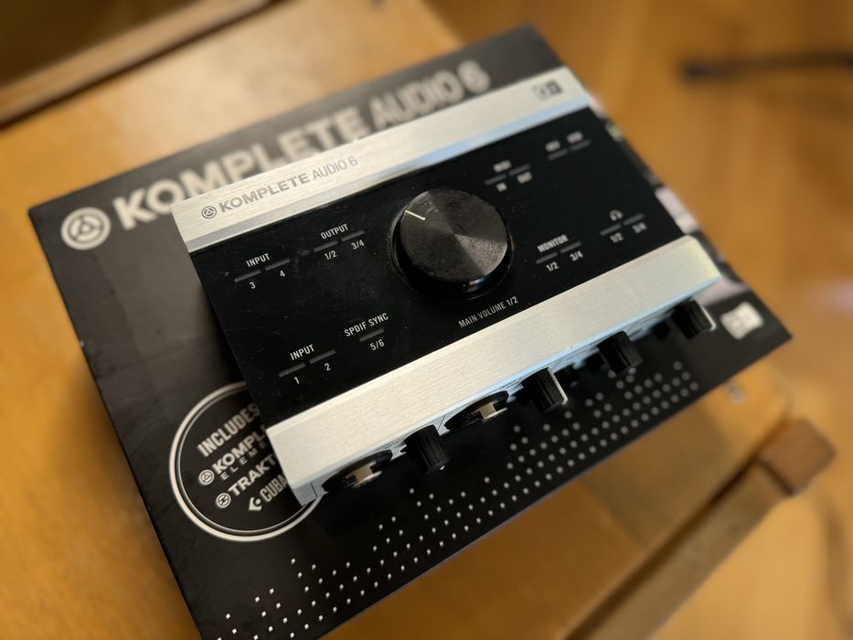 Native Instruments Komplete Audio 6 USB audio interface