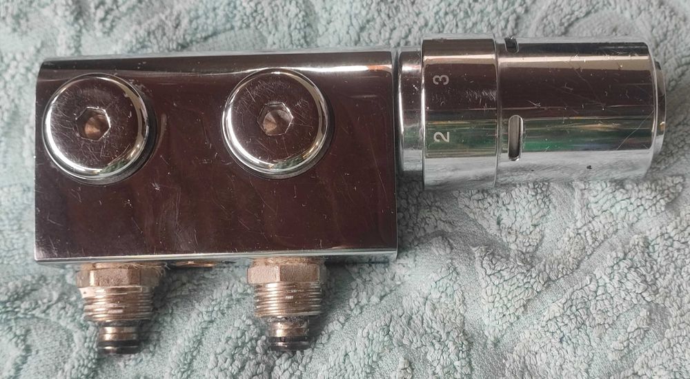 Danfoss zestaw grzejnikowy  kątowy  chromowany