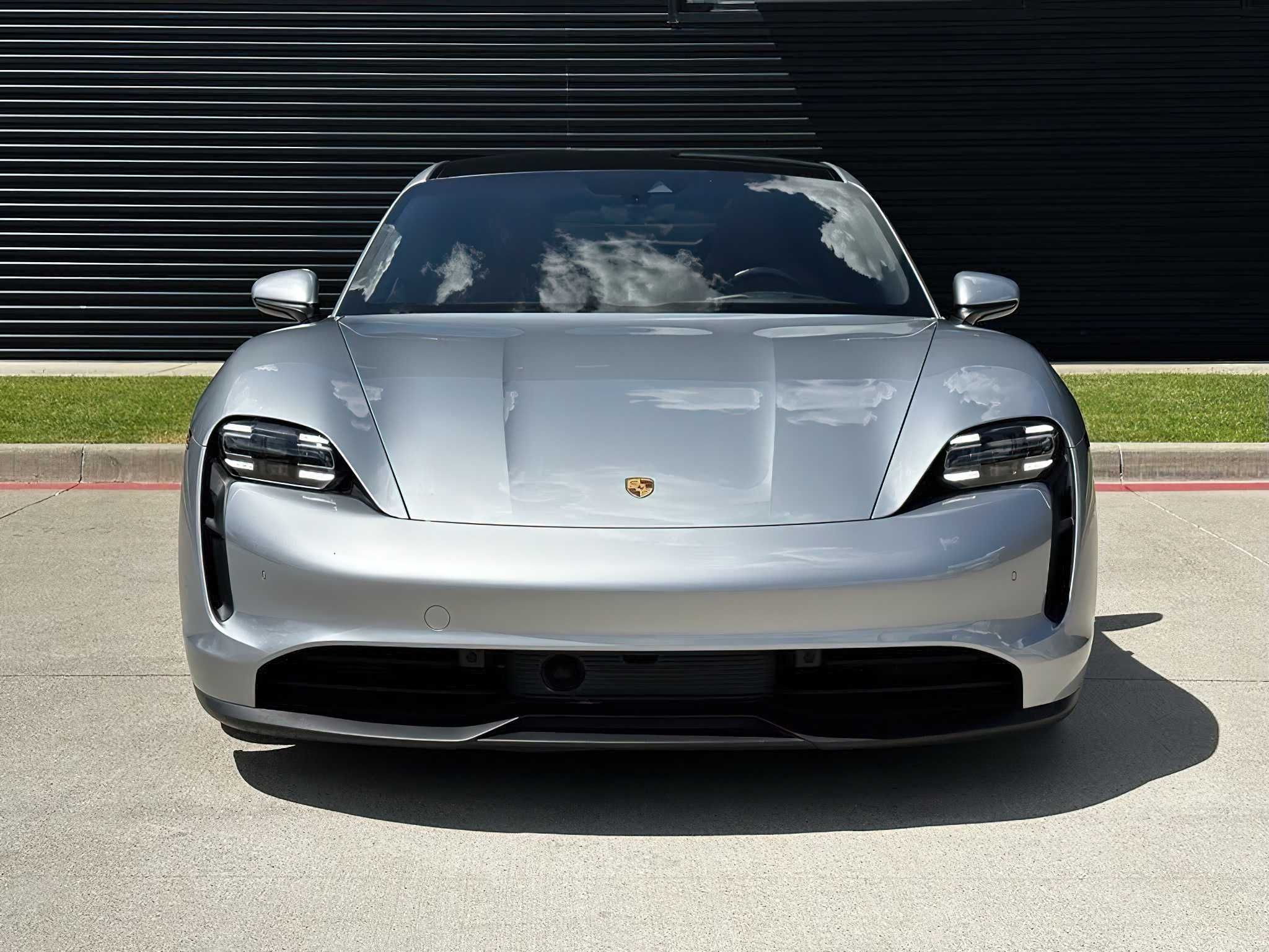 Porsche Taycan 2021