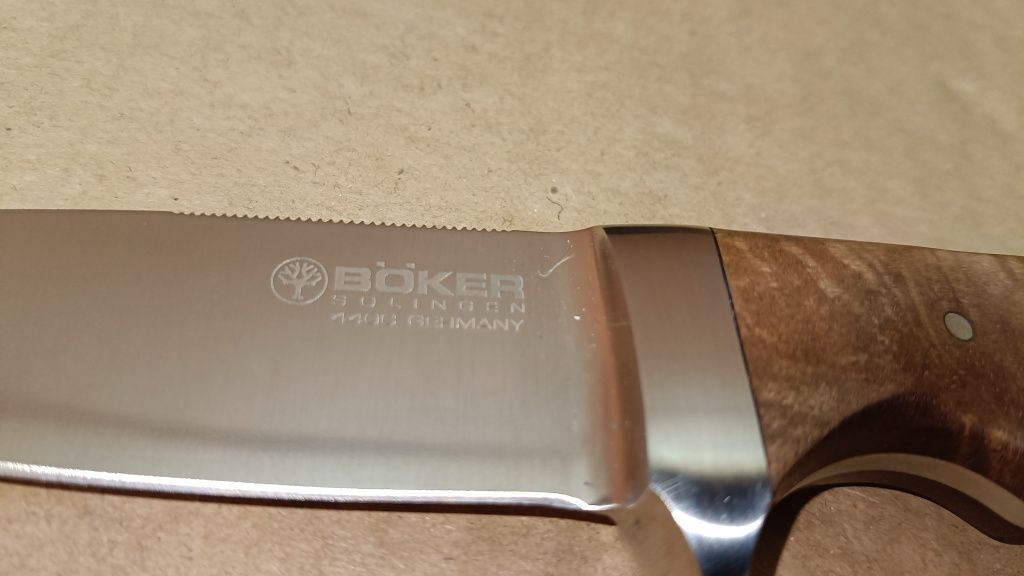 Nóż myśliwski Böker Integral II Walnut 122541