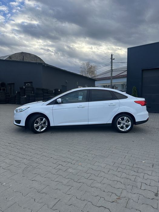 Ford Focus 2017 3(FL) 1.6 бензин 105 к.с. MT