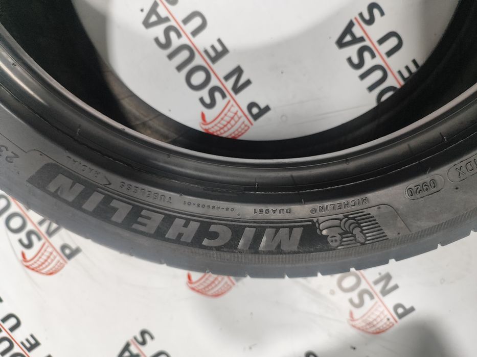 2 pneus muito bons 235-45R19 Michelin - Oferta dos Portes