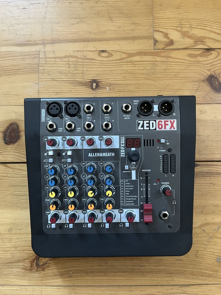 Mesa de mistura Allen & Heath ZED-6FX