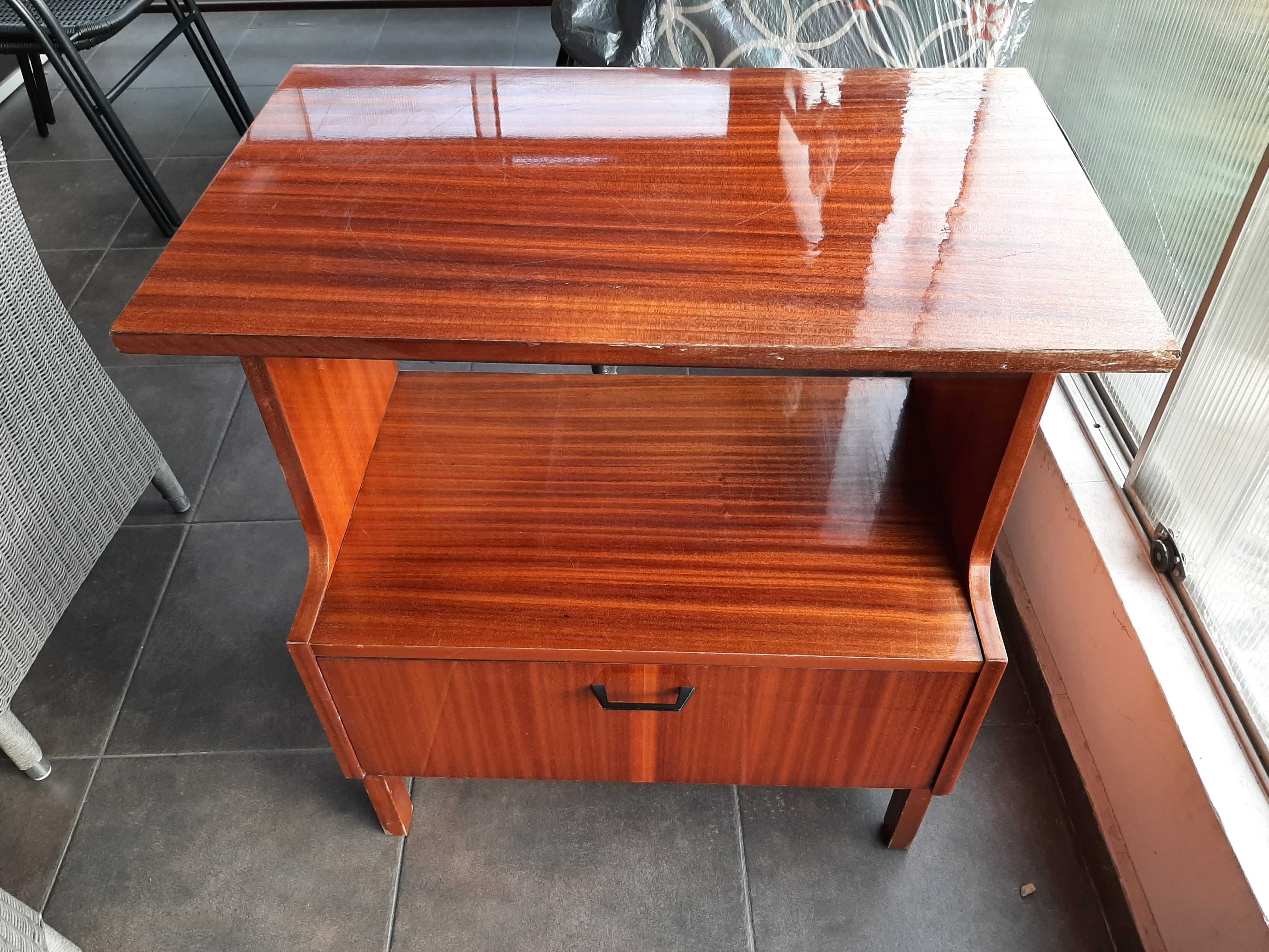 Mała komoda w stylu retro prl