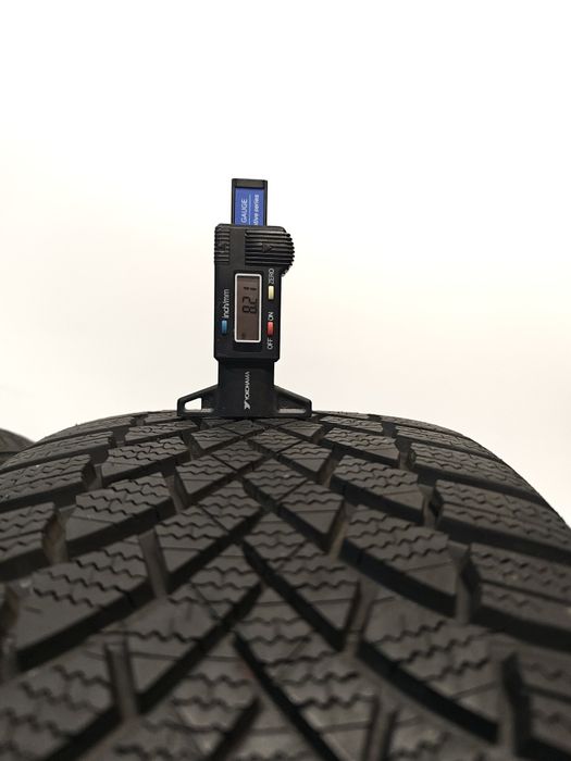 225/40/18 Bridgestone Blizzak LM005 ** Dot 23 ** 8,2mm **