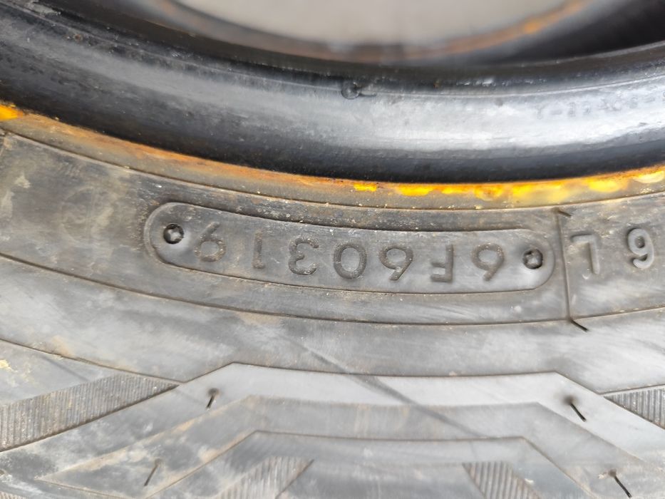 Pneus 205/70r15C Toyo 95% piso