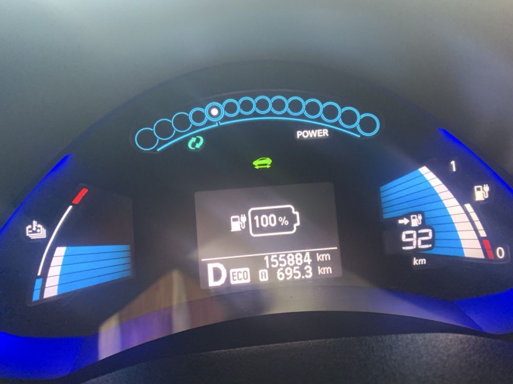 Продам Nissan Leaf