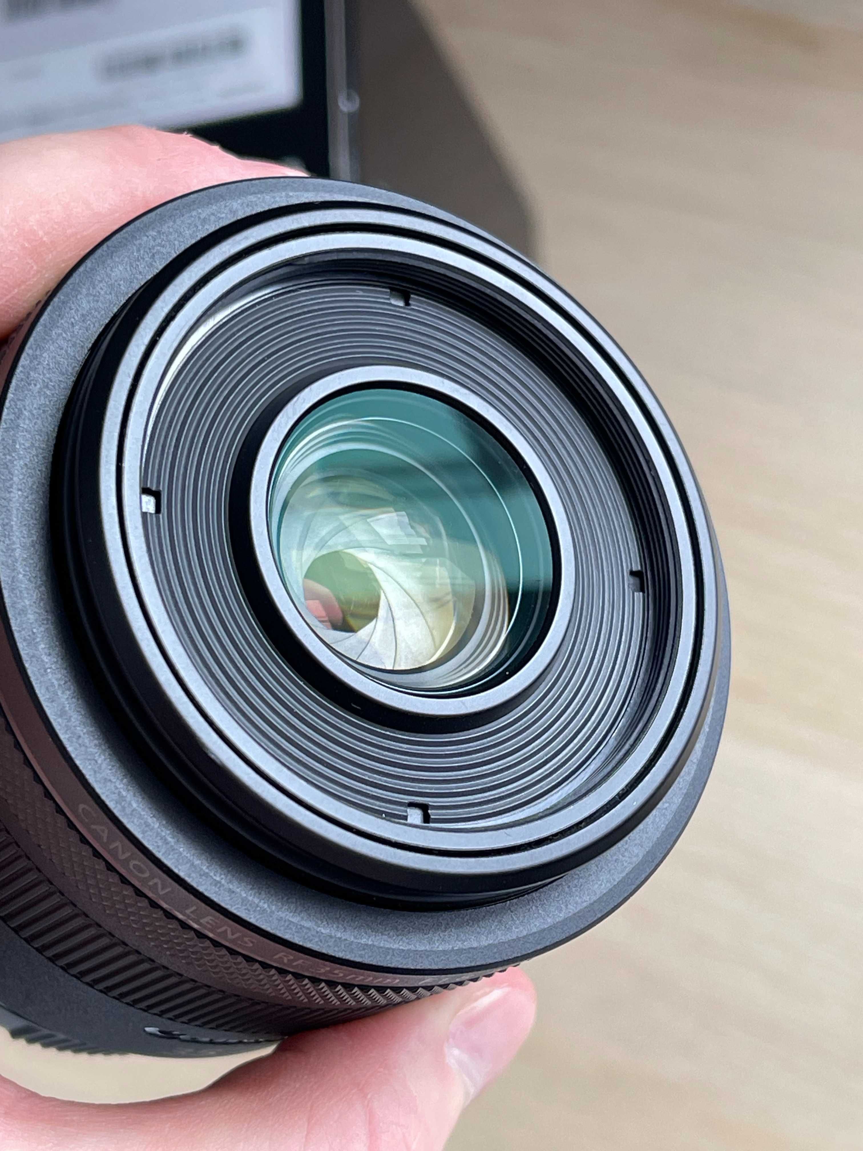Aparat CANON EOS RP Body + Obiektyw CANON RF 35 mm f/1.8 Macro IS STM