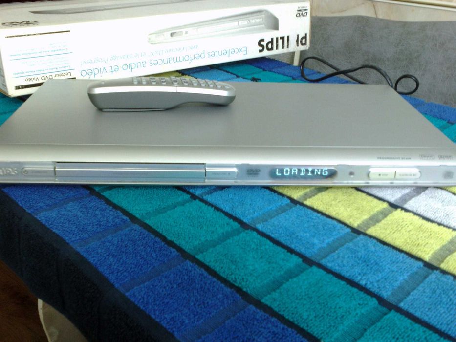 ДВД приставка "PHILIPS"