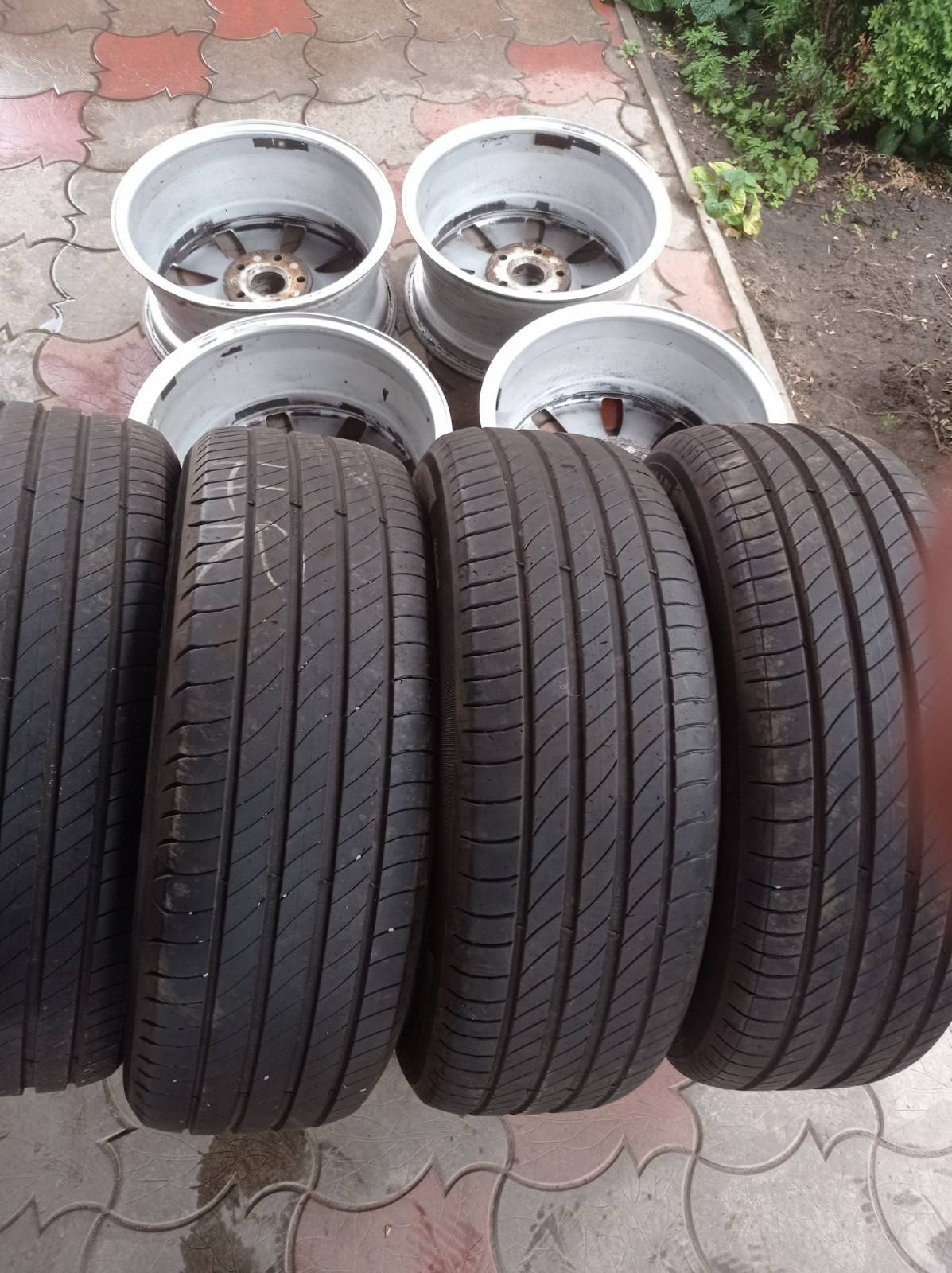 Шини Michelin 205.60 R16