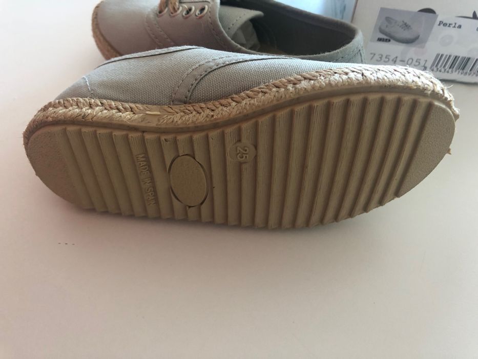 Novo - Sapatos - Pisamonas - nº25