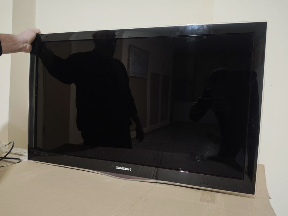 Телевізор samsung Mодель: LE40C650L1W. Полный комплект.