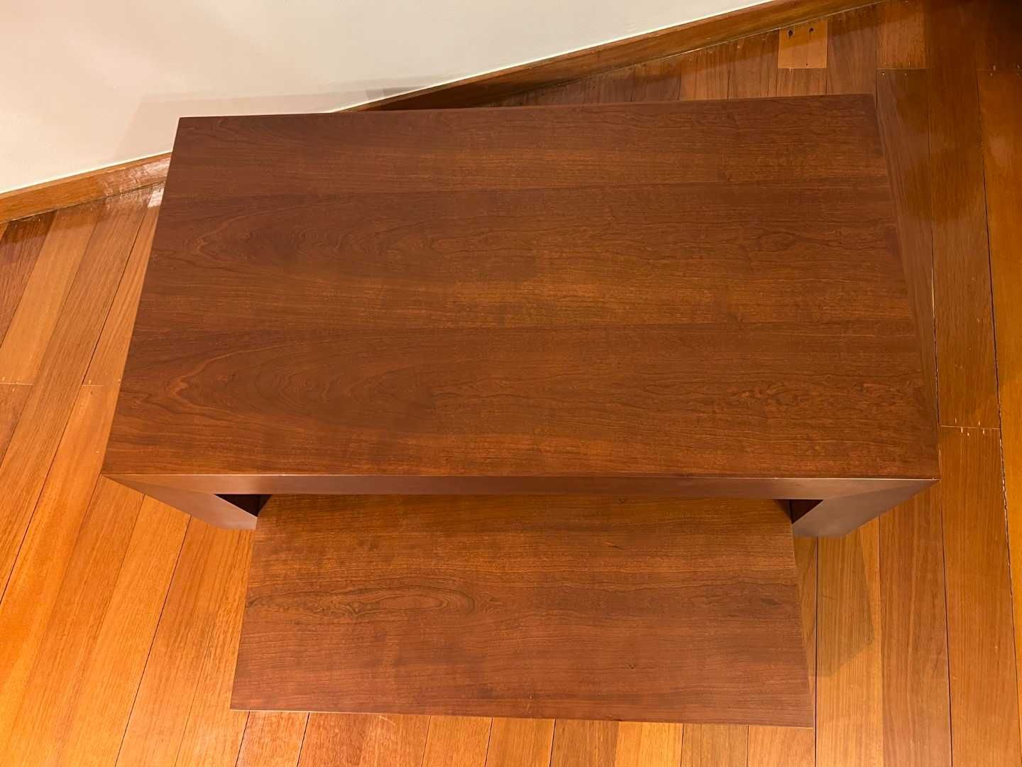 Mesa TV em madeira de cerejeira