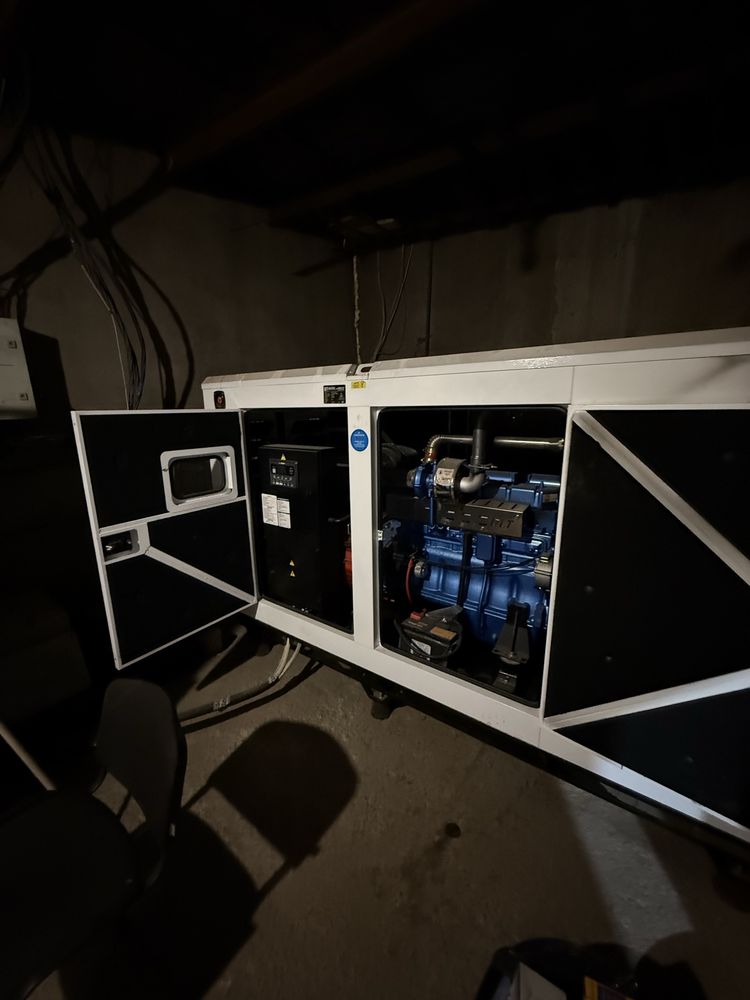 Продам дизельный гениратор 250 KVA