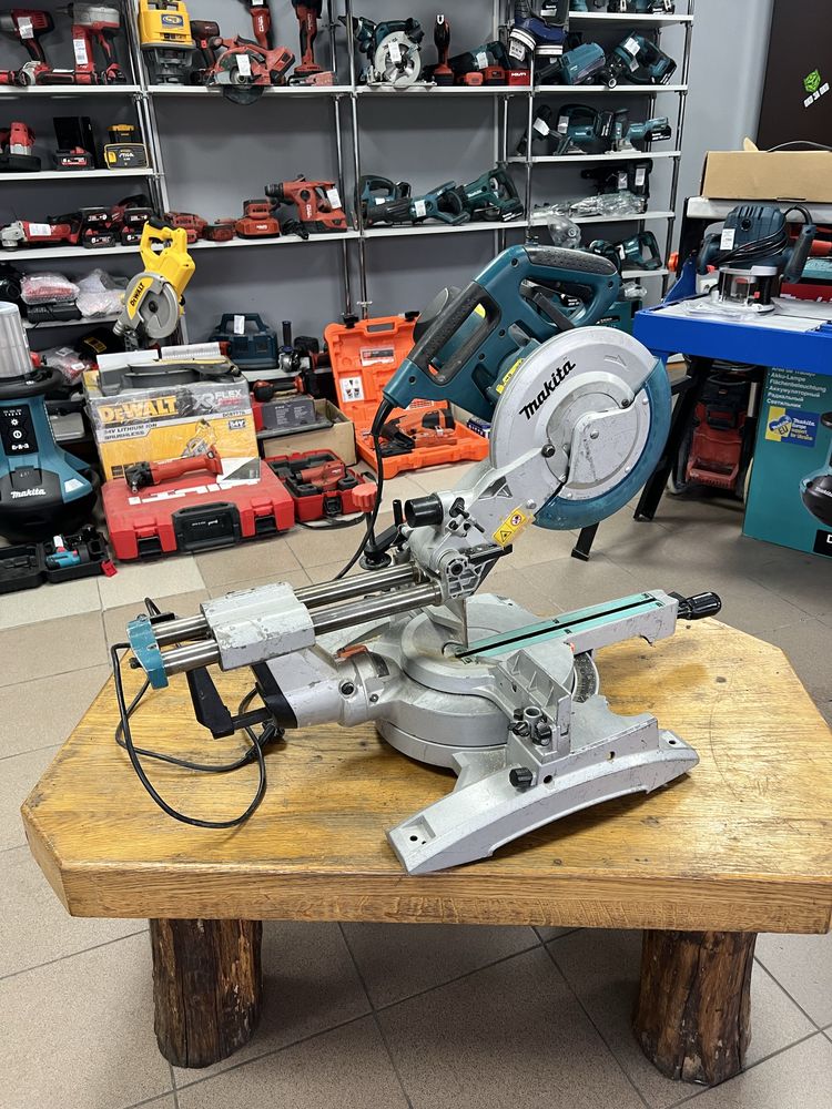 Торцовочная пила Makita LS1018LN