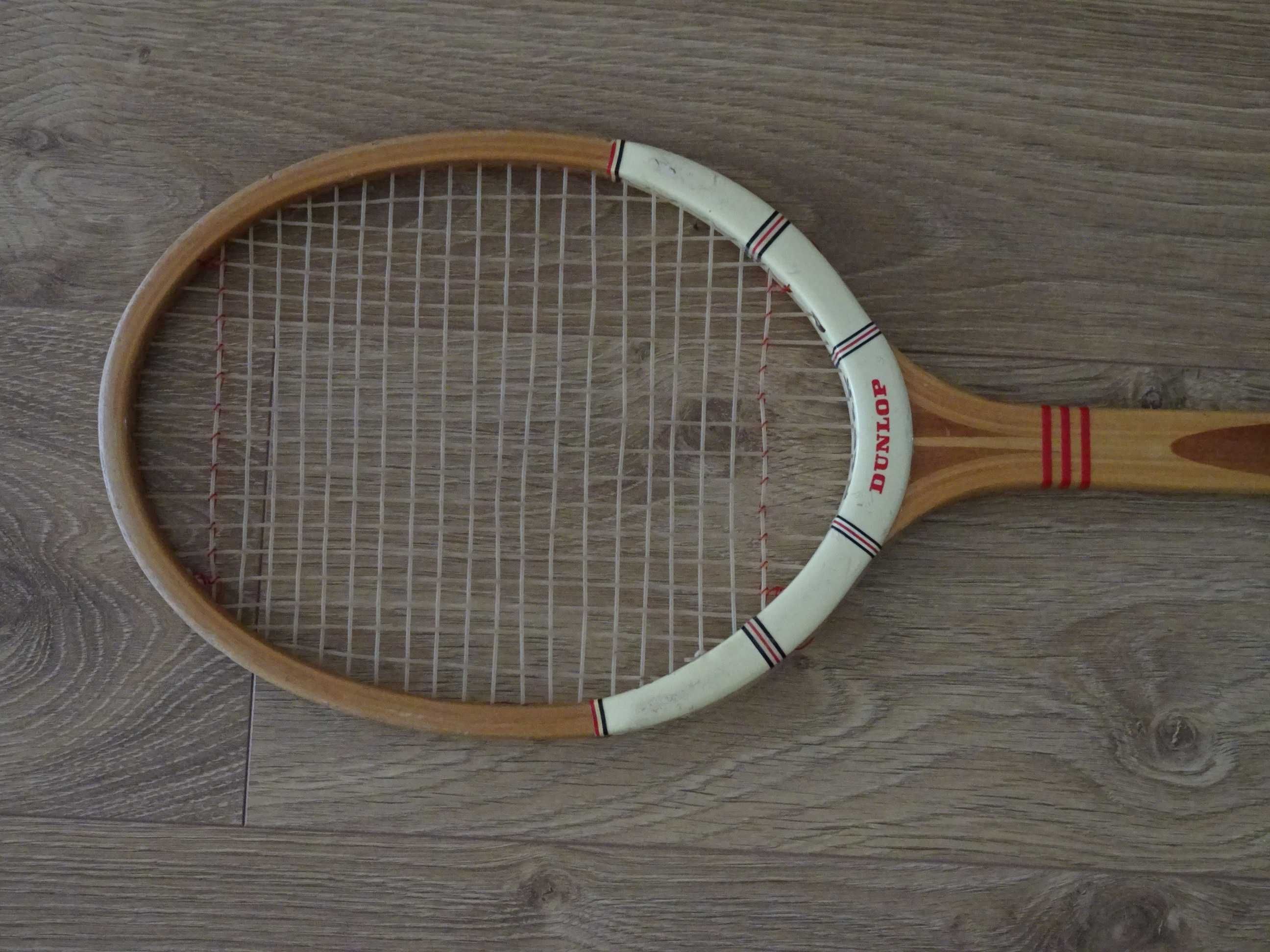 Raquete de ténis antiga em madeira Maxply Dunlop