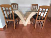 Mesa jantar  1.60 por 90 com cadeiras