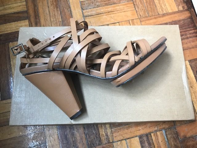 Sandalias altas beges da Zara, tamanho 38 como novas