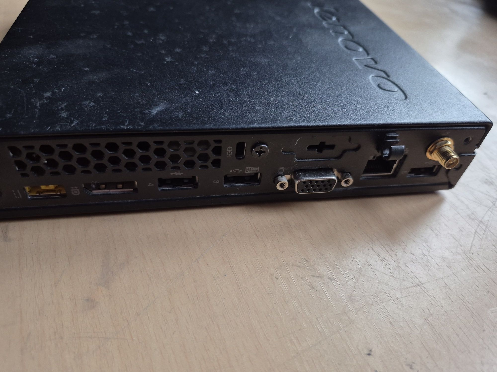 Mini komputer Lenovo ThinkCentre M53 4 rdzenie w super stanie