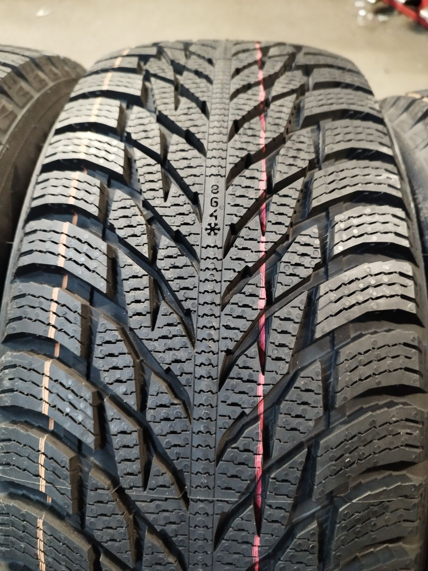4x NOWE opony zimowe 225/55 r17 Nokian hakkapeliitta R3 97r run flat