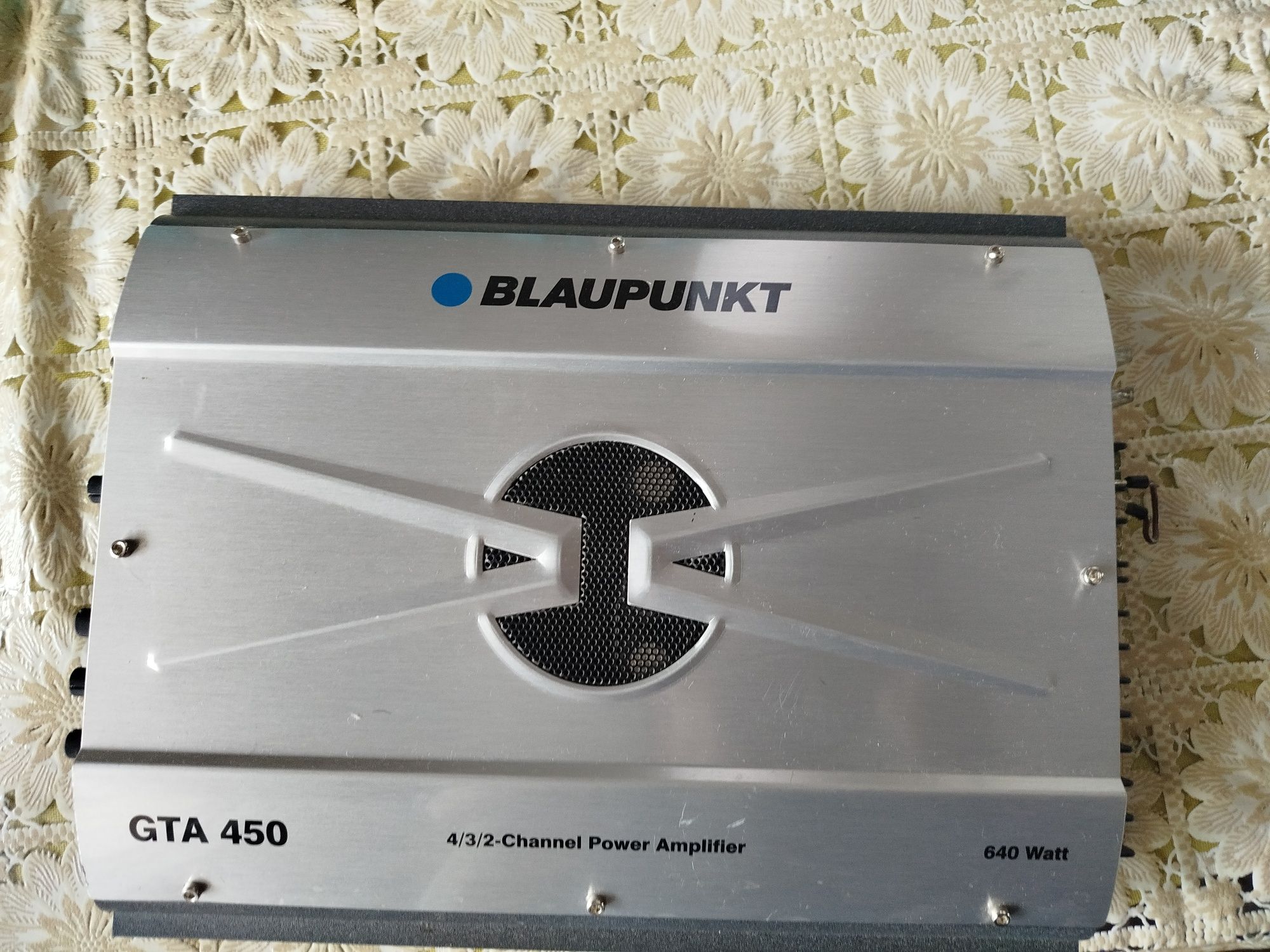 BLUPUNKT GTA 450 Усилитель
