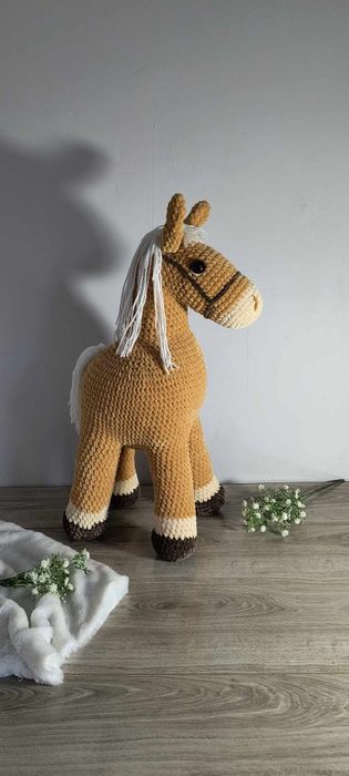 Pluszak koń na szydełku
