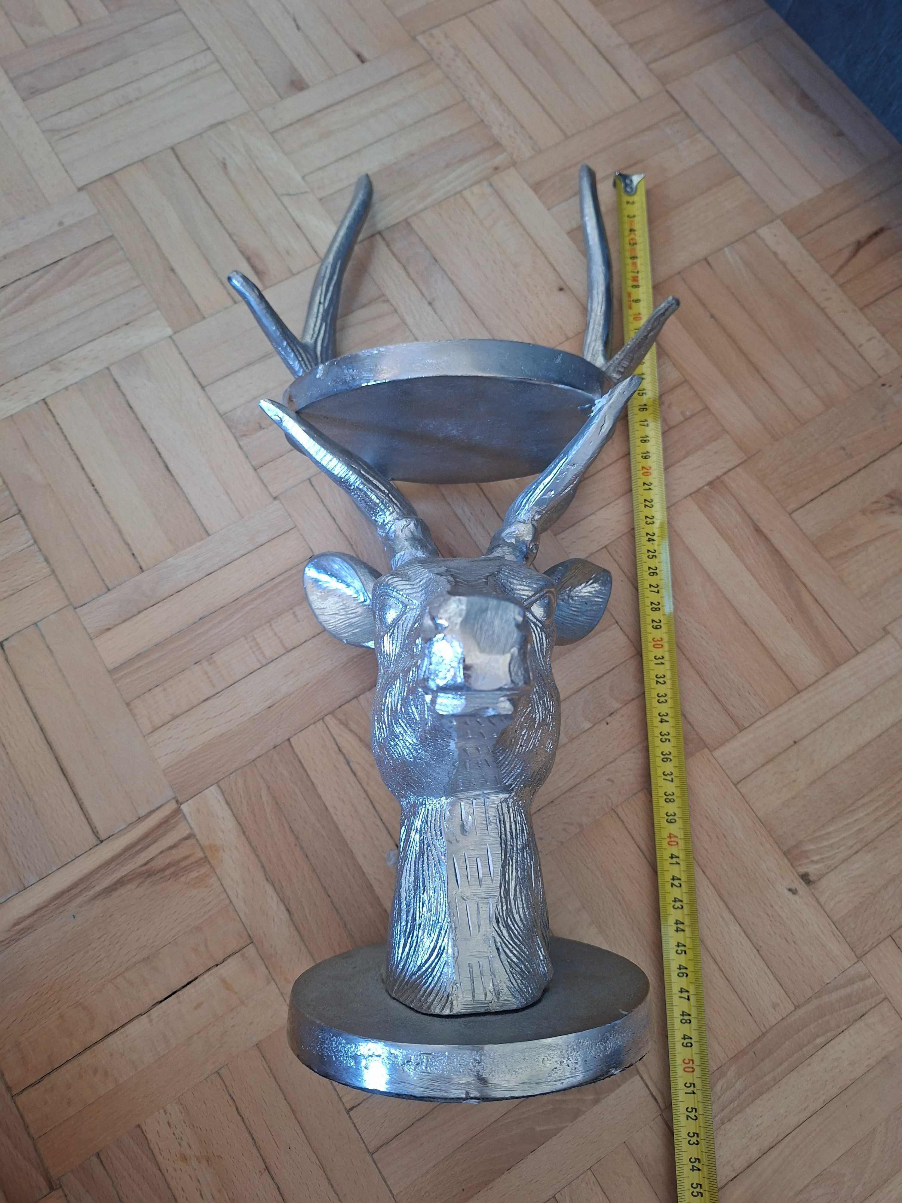 Metalowy świecznik