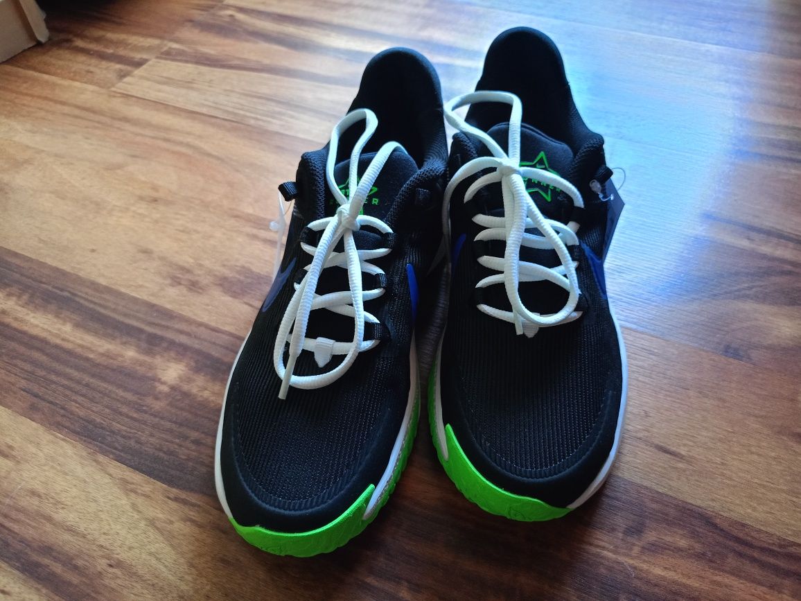 Оригінальні кросівки Nike Star Runner