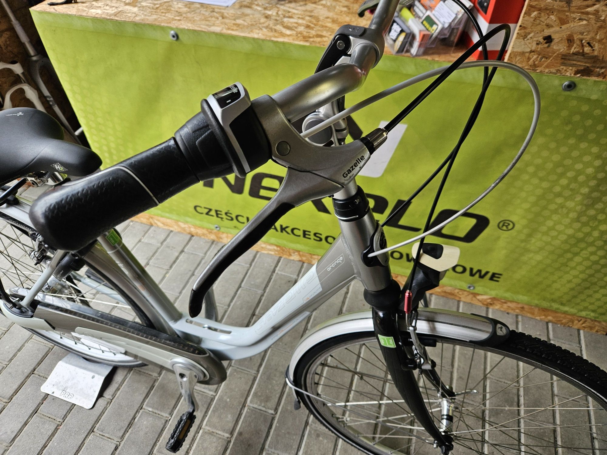 GAZELLE ORANGE używany rower damski holenderski NEXUS 7 koła 28