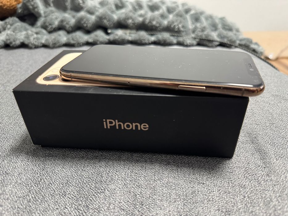 iPhone  11 pro 256 gold
