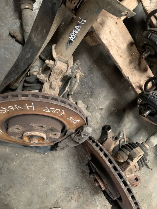 Suspensões\Manga de Eixo Opel Astra H 1.3 2007