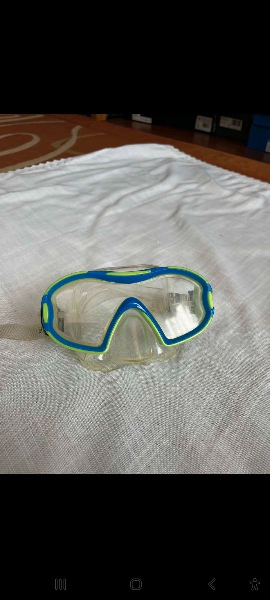 Okulary do pływania na basen