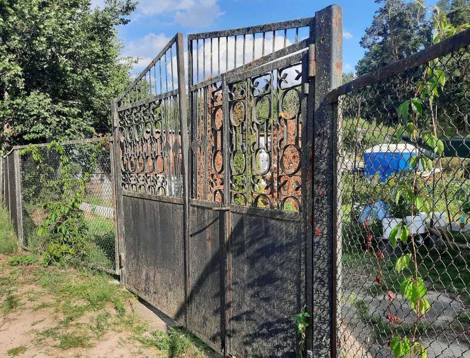 Продам секційний паркан та металеві ворота з хвірткою
