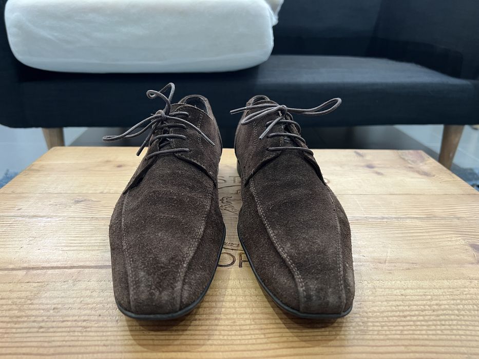 Sapatos em Pele Genuina