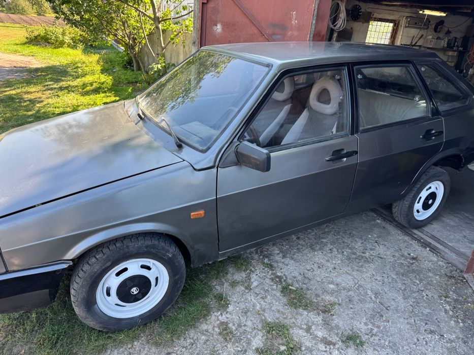 Автомобіль ВАЗ 2109