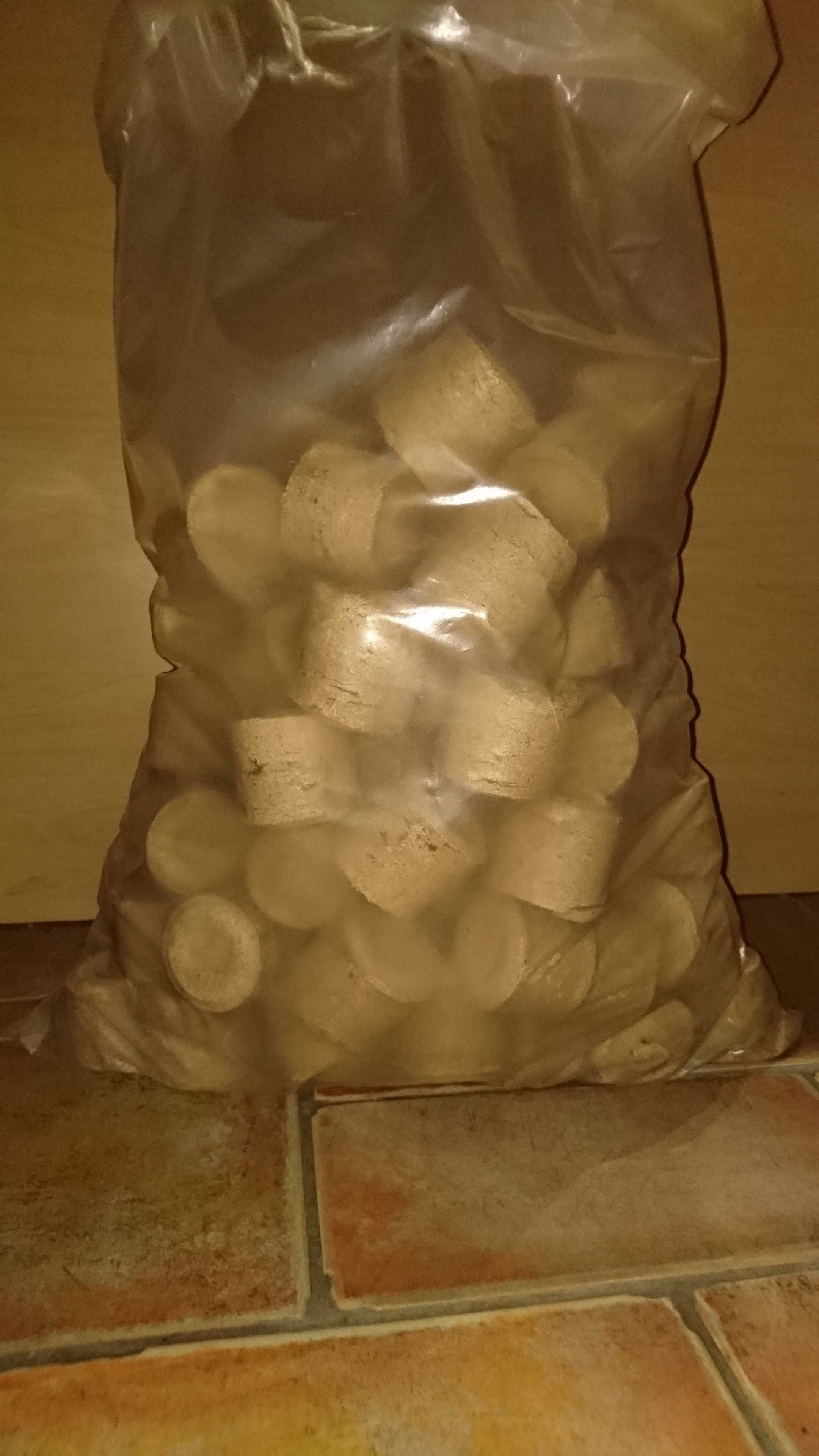 Brykiet opałowy z trocin worek 20kg.