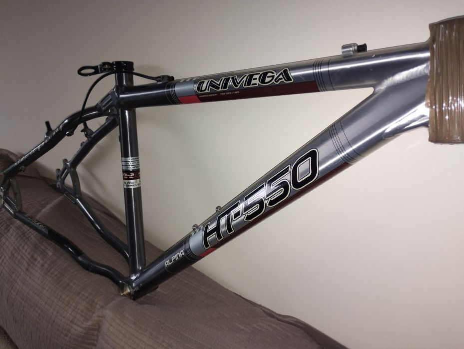 Rama Univega Alpina 17 cali alu, pod kolo 26