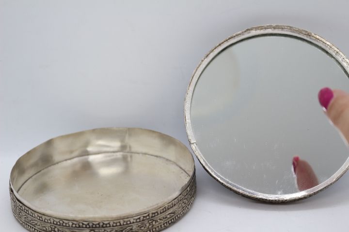 Caixa em Porcelana e Prata Chinesa Azul e Branco Espelho Figura XIX