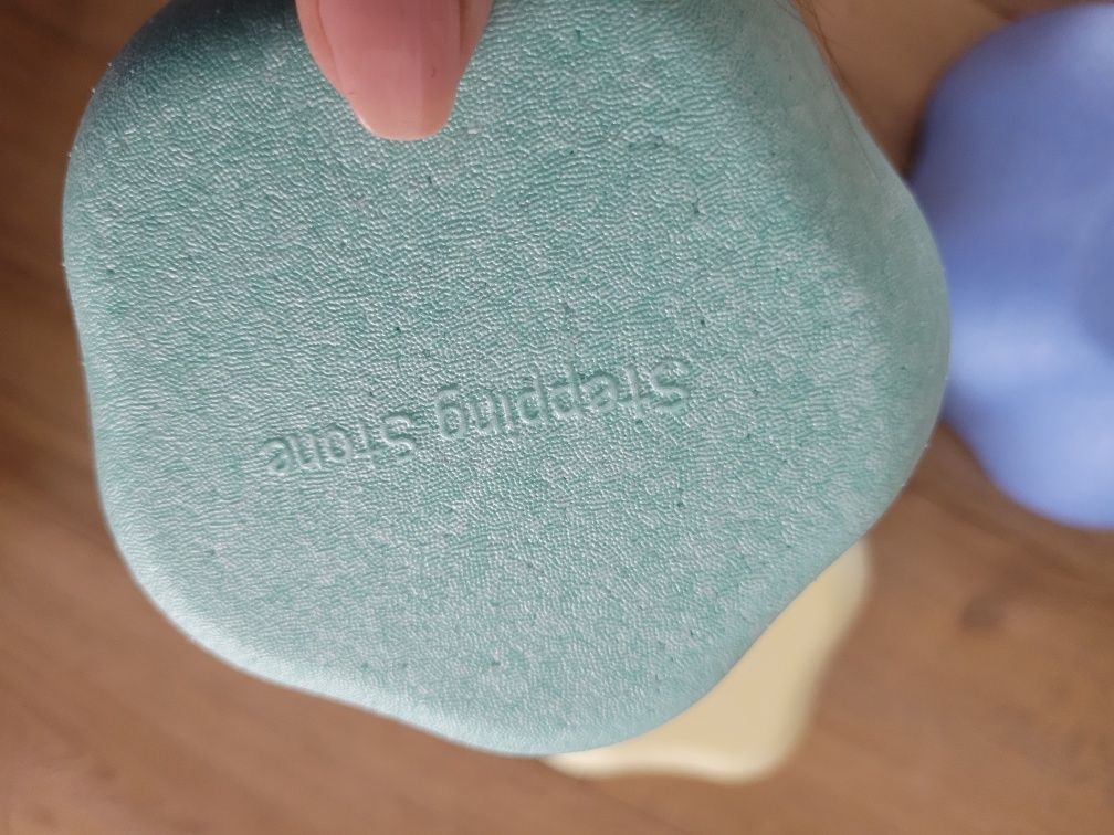 Kamienie balansujace stepping stone