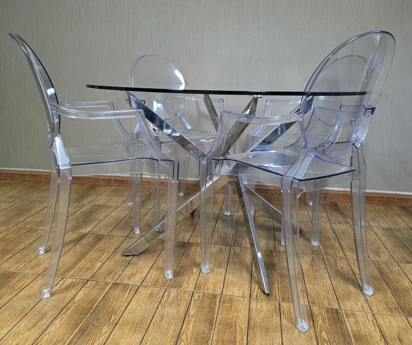 Conjunto 4 cadeiras + mesa