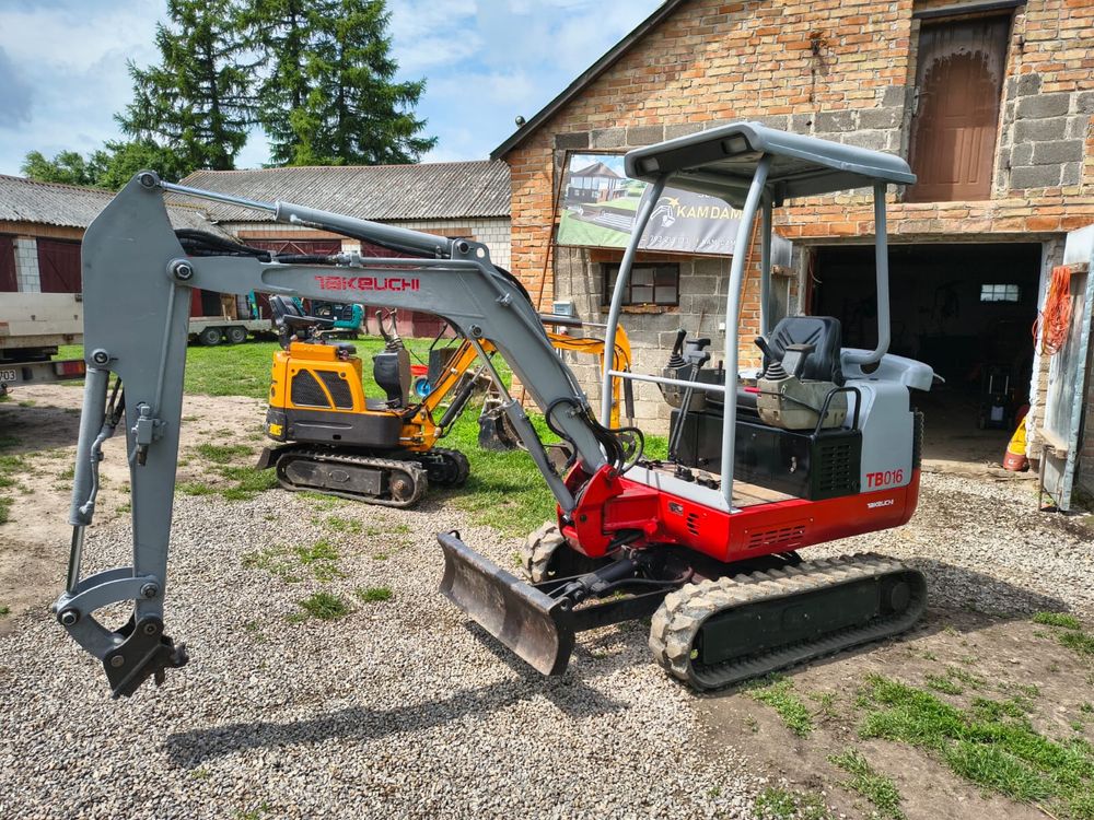 Minikoparka takeuchi TB 016