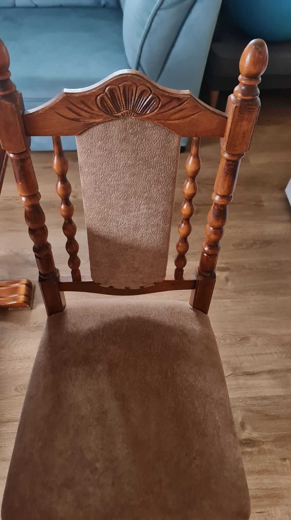 Rozkładany stół z 6 krzesłami