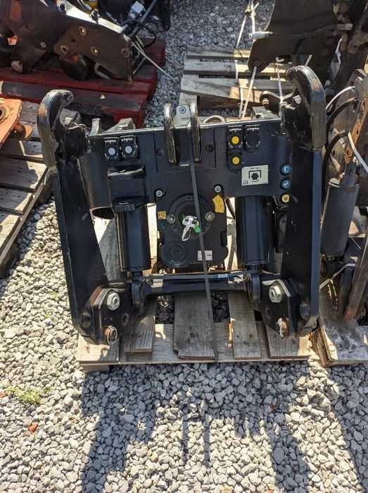 JCB  PRZEDNI TUZ | WOM | fastrac 3230 | 2170 | 3220 | 3200 | 1135 | 2155