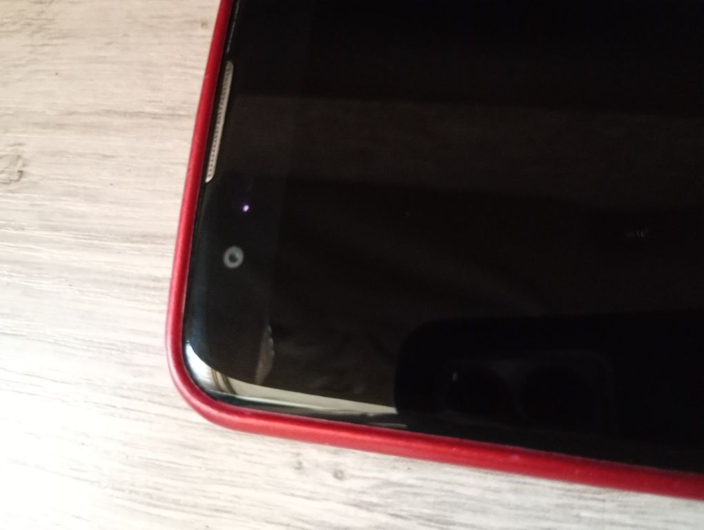Smartfon LG K10 czerwone etui